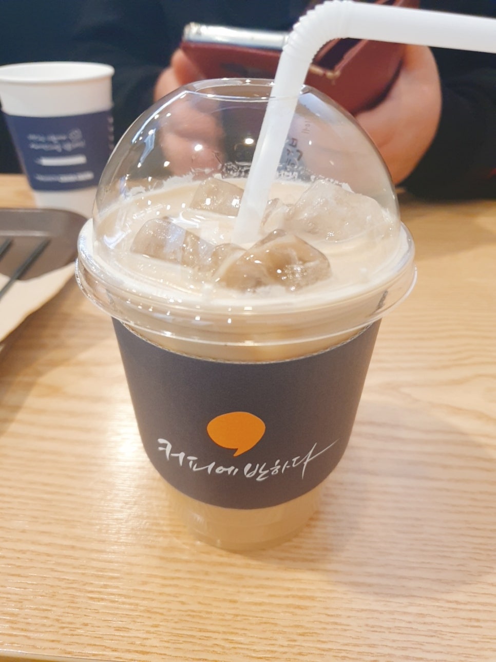 커피에반하다완주점 이미지