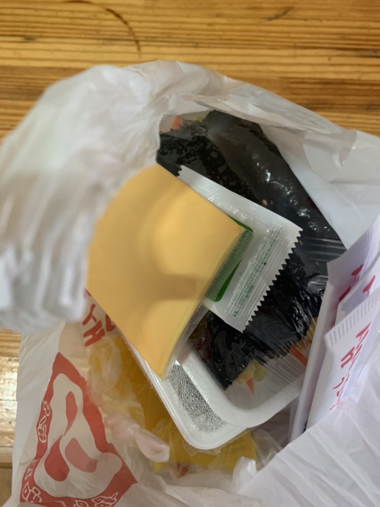 삼색꼬맹이김밥 이미지