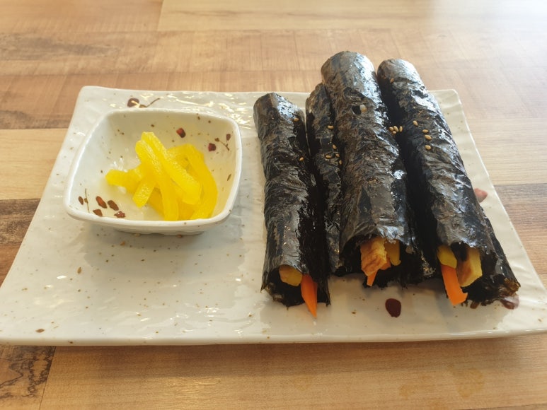 삼색꼬맹이김밥 이미지