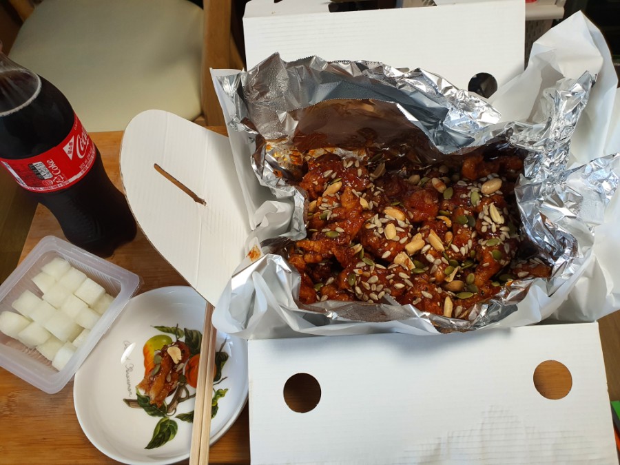 이차로치킨 이미지