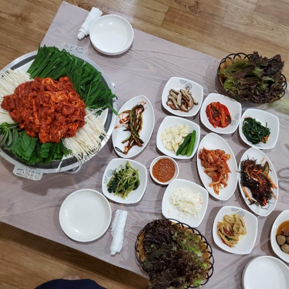 족발이랑아구 이미지