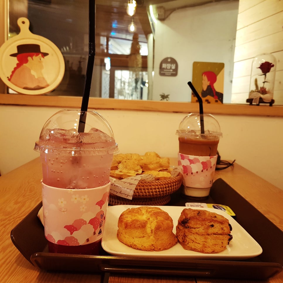 커피앤스콘 이미지