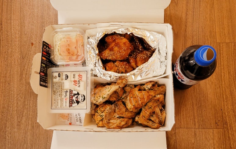 꾸브라꼬숯불두마리치킨 이미지