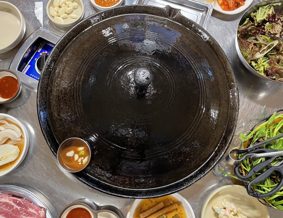 풍년솥뚜껑삼겹살 이미지