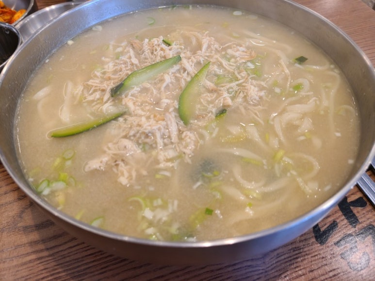 약전닭칼국수 이미지
