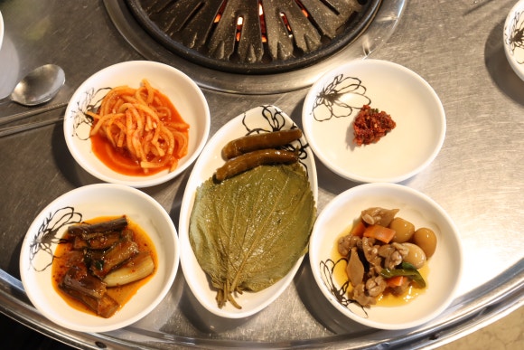 꺼멍집 이미지