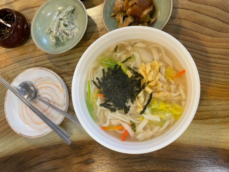 농부우리밀손칼국수 이미지