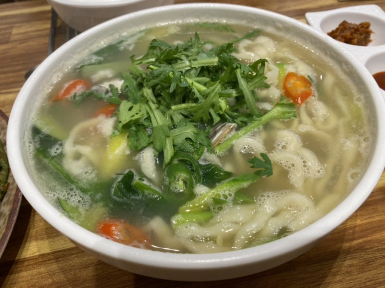 조조칼국수 이미지