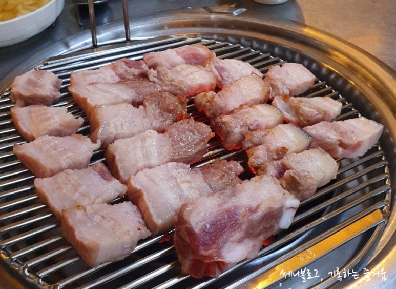 돈돼지연탄구이 이미지