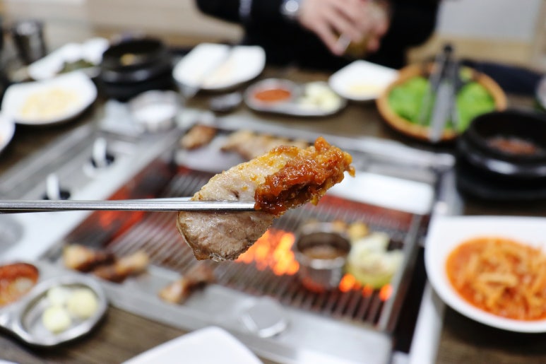 뚱돼지식당 이미지