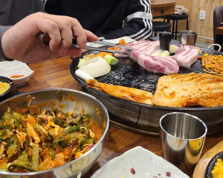 솥뚜껑수산 이미지