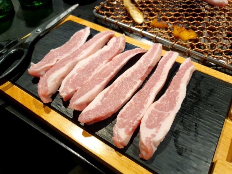 돈가참숯화로구이 이미지
