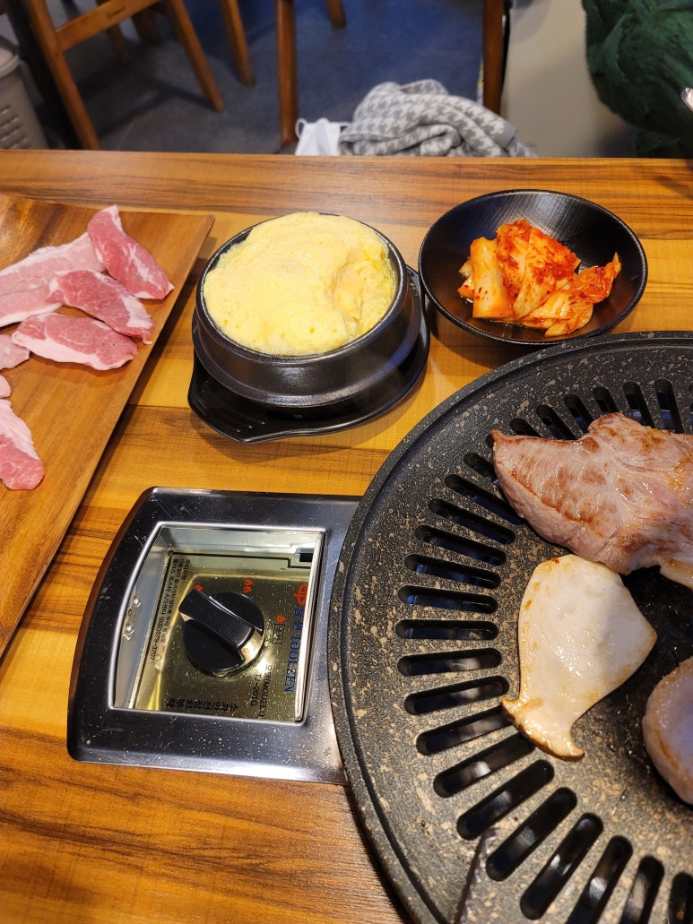 육브로 이미지