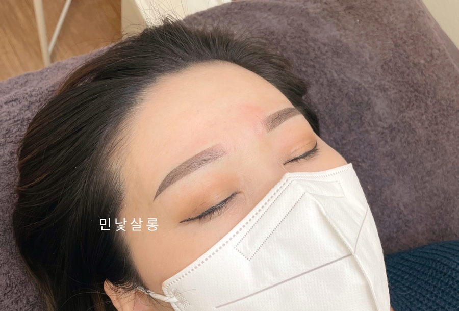 눈썹살롱 이미지