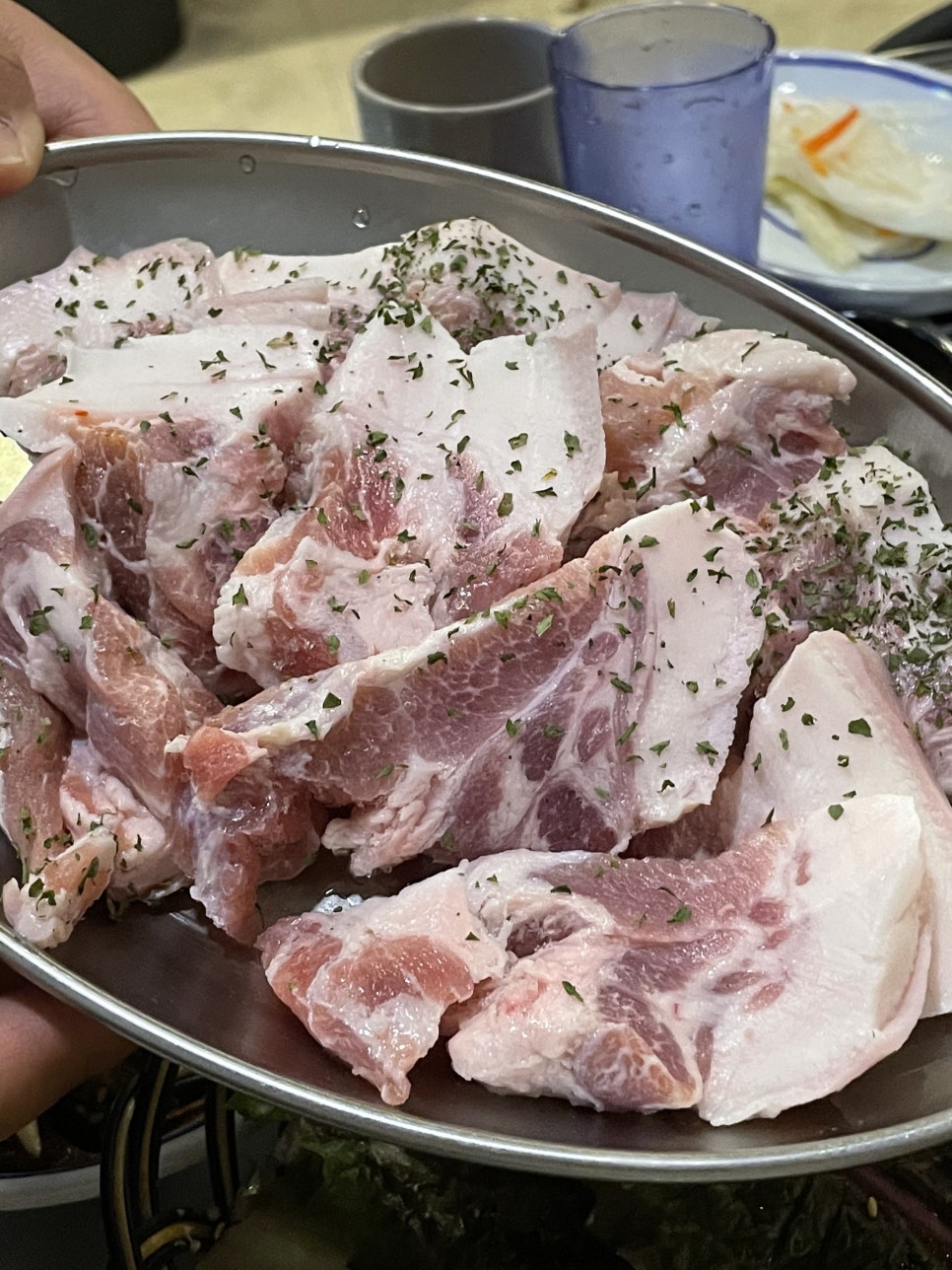 마당쇠껍데기와소금구이 이미지