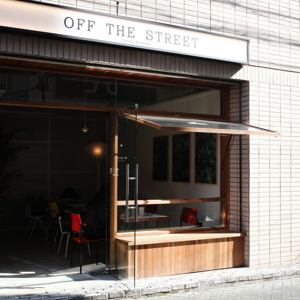오프더스트릿(off the street) 이미지