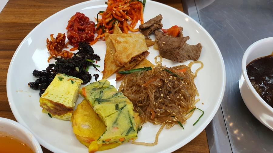 대별동한식뷔페 이미지