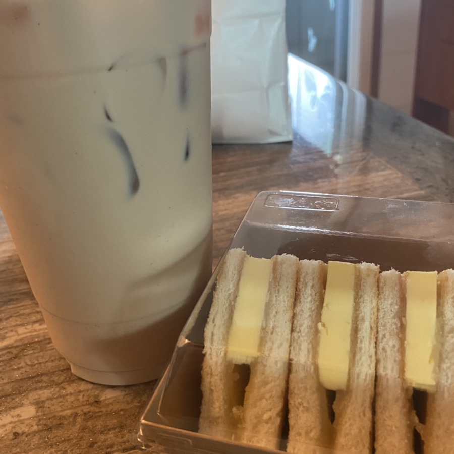 카페일리터앤바 이미지