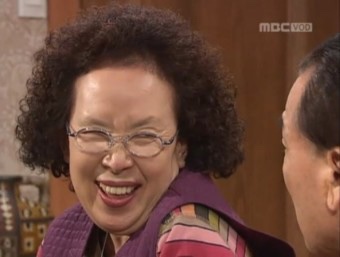 소굴속 이미지