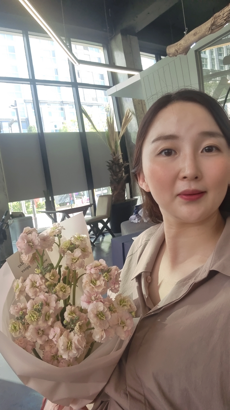 세모네모살롱카페 이미지