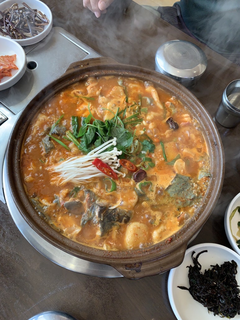 강변메기매운탕 이미지