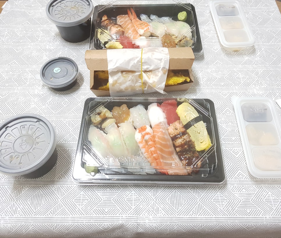 모모초밥 이미지