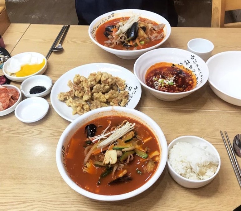 황실해물매운짬뽕짜장 이미지