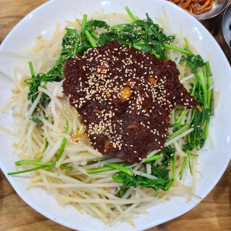 덕이네대구뽈찜 이미지