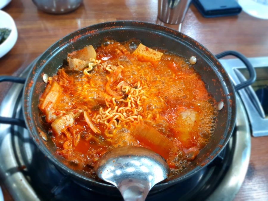 이은영모듬김치찌개 인계본점 이미지