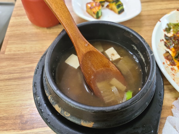 뚝배기보리밥 이미지