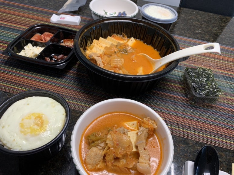 고기반햄반찌개 이미지