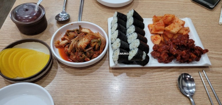 충무김밥손칼국수 이미지