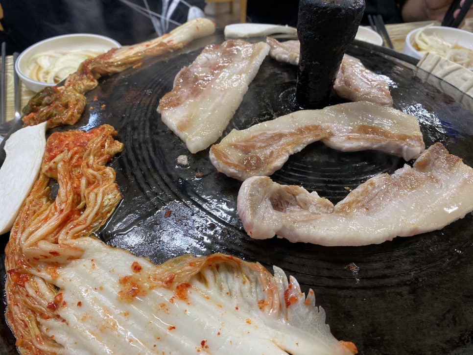 동아솥뚜껑삼겹살 이미지