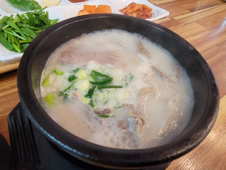 진뚝배기국밥 이미지