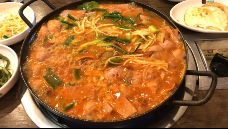 장군부대찌개 이미지