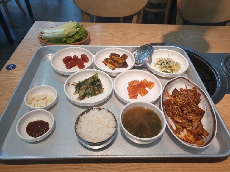 생생삼겹살묵은지찜 이미지