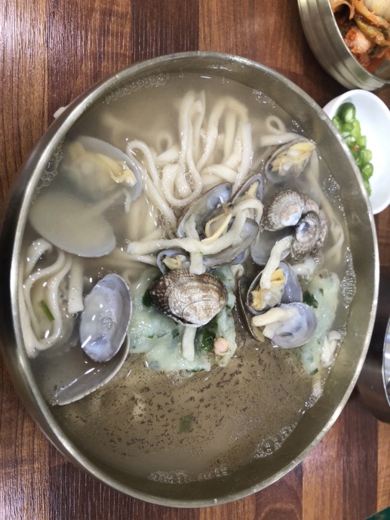 옛날밀국수 이미지