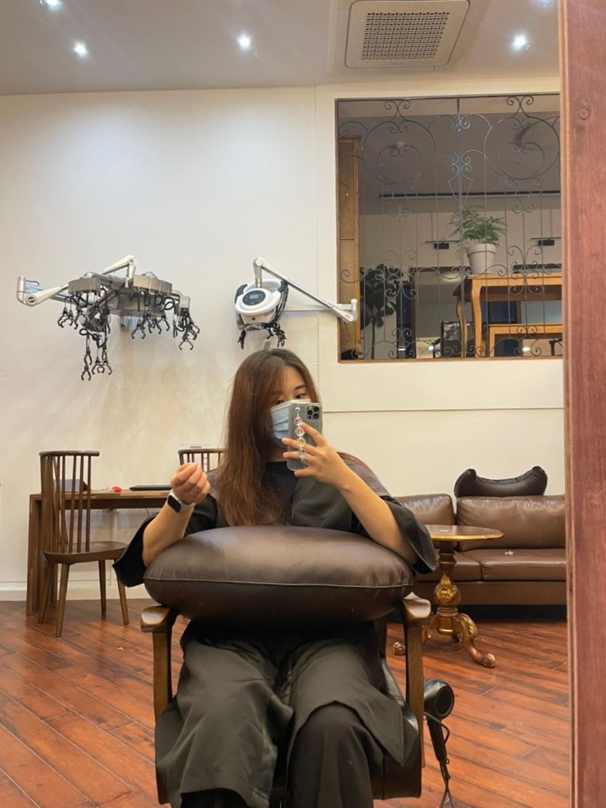 살롱더퍼스트 이미지