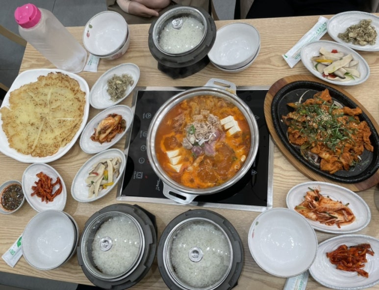 은우네생고기김치찌개 이미지