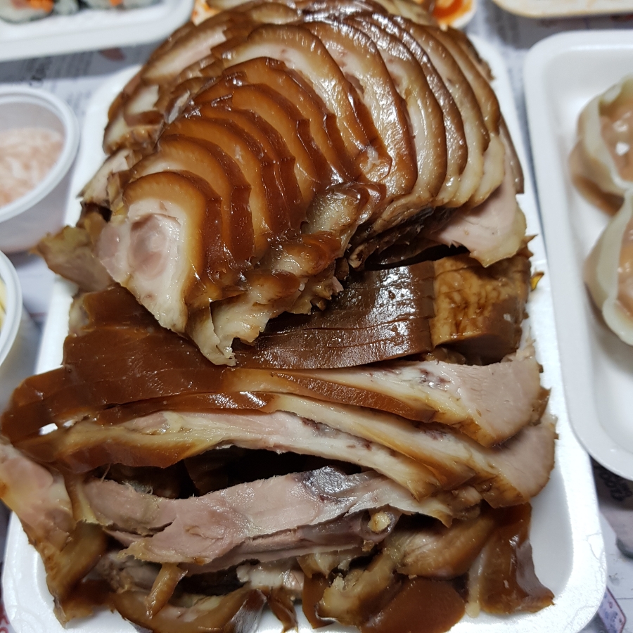 헐렁이왕족발 이미지