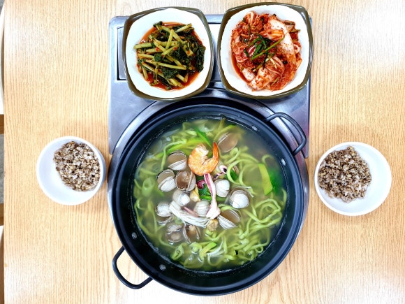 칼국수에 끌림 이미지