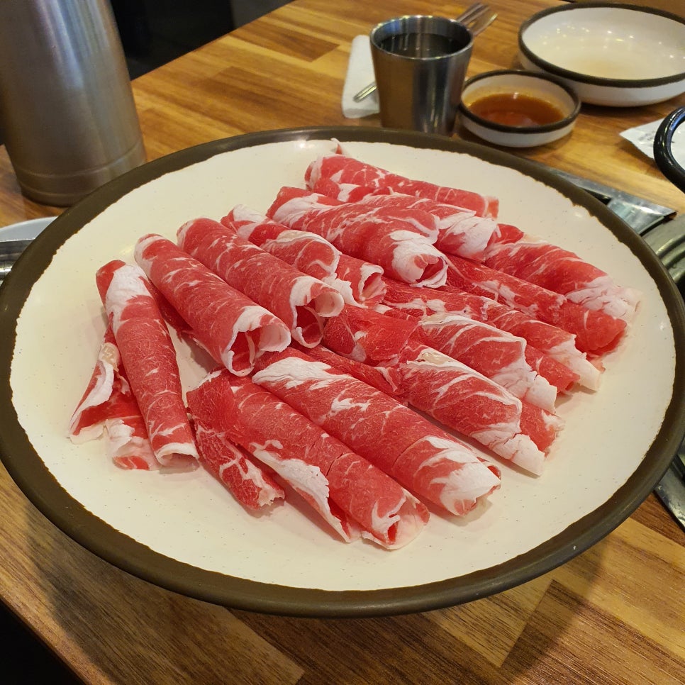 뽕빨샤브버섯칼국수 이미지