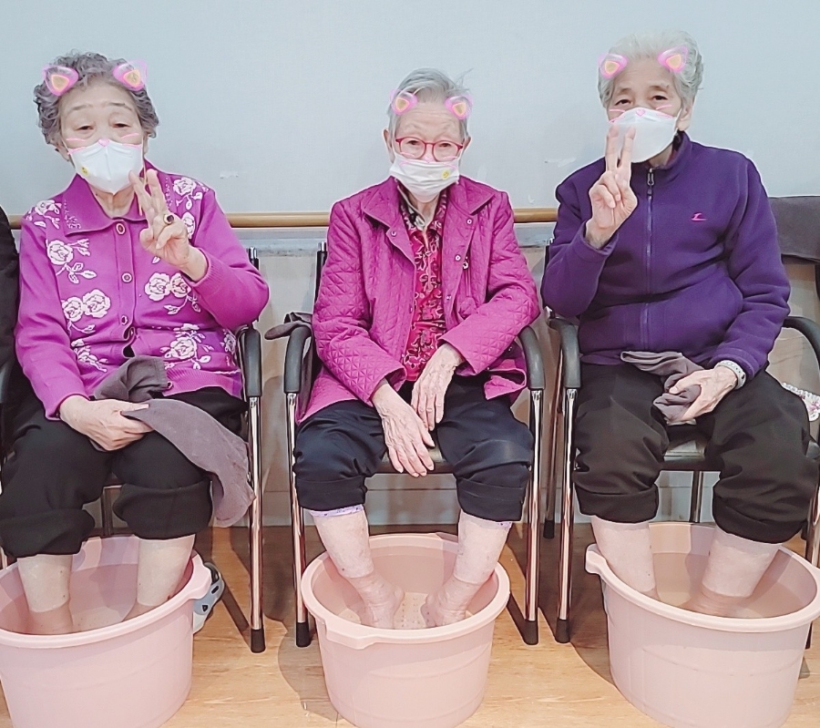 행복한샘물 이미지