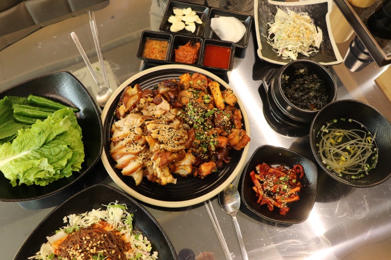 맛보는족족 이미지