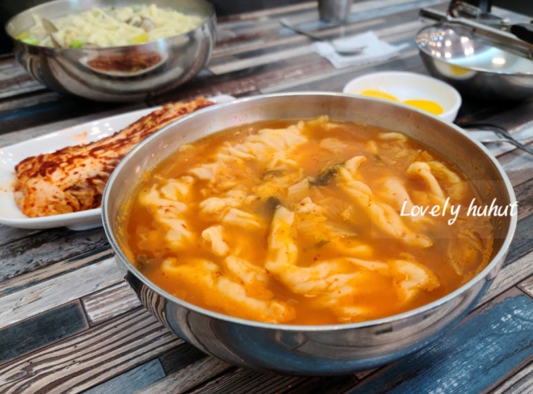 엄마손 팥칼국수 바지락칼국수 이미지