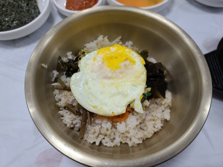 봄날의 보리밥 이미지