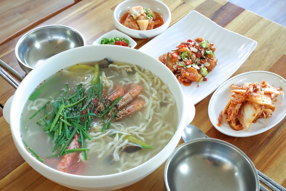 비오네손칼국수 이미지
