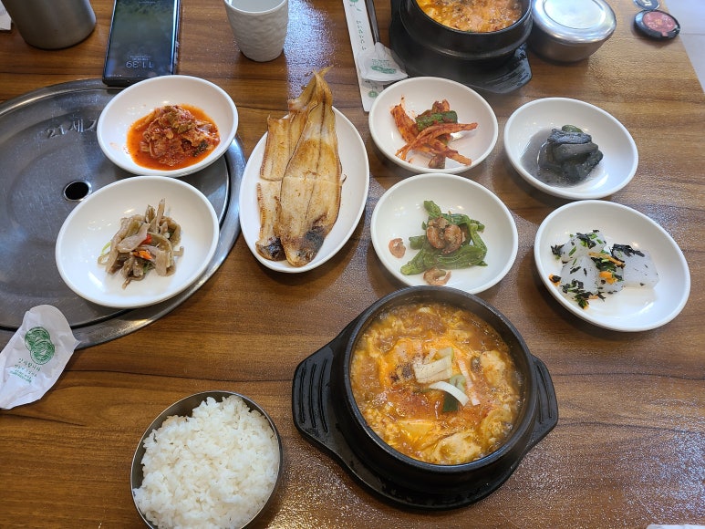 세자매밥집과밥 이미지