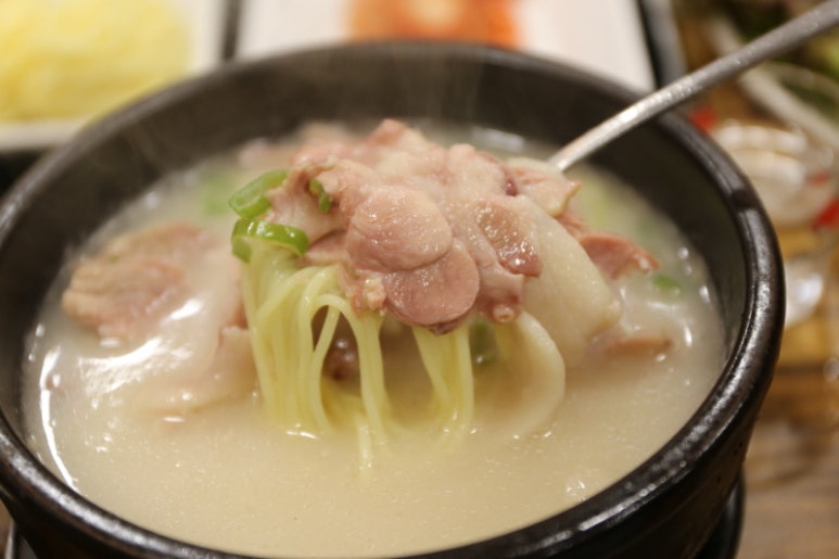 일등돼지국밥 이미지