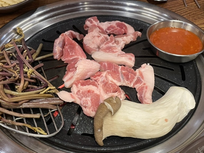 8900이면도야지 이미지